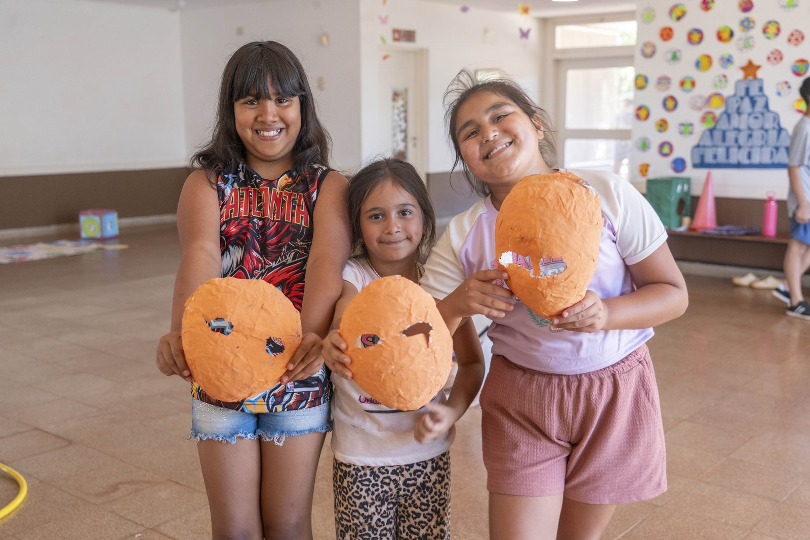 Educación: talleres de lectura y recreación durante el receso escolar